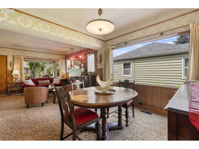 5825 Ne EVERETT St, Portland, OR 97213