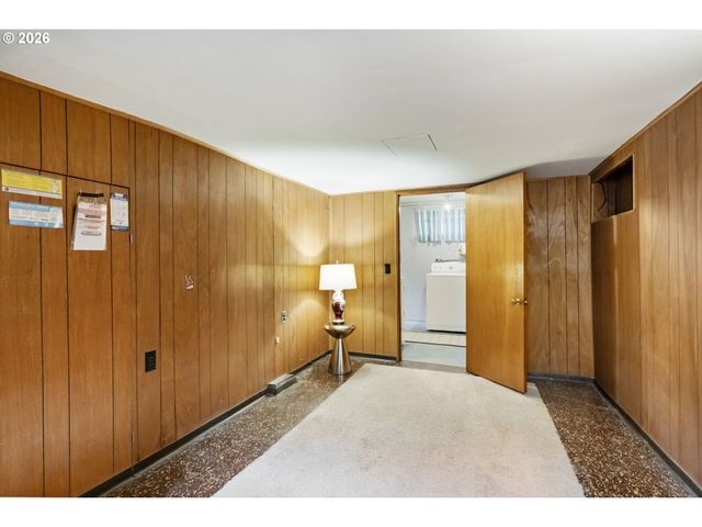 5825 Ne EVERETT St, Portland, OR 97213