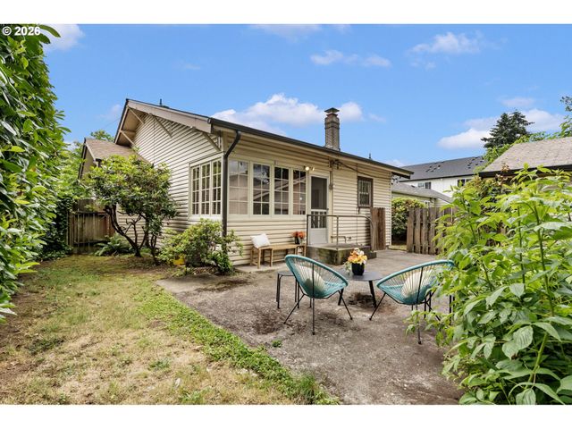 5825 Ne EVERETT St, Portland, OR 97213