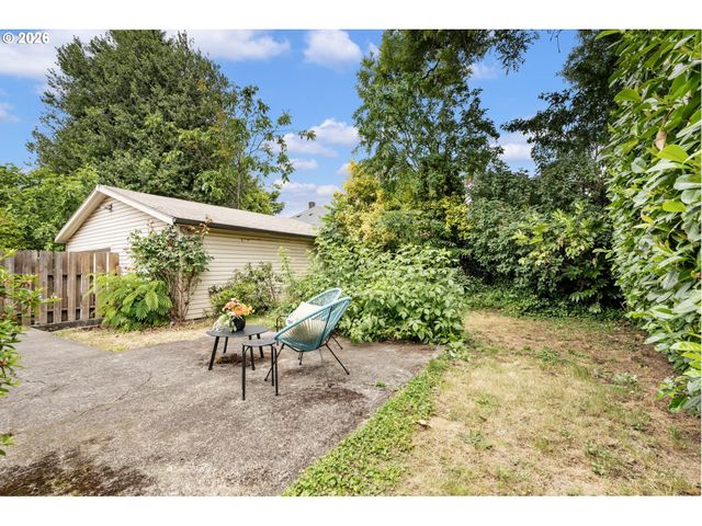 5825 Ne EVERETT St, Portland, OR 97213