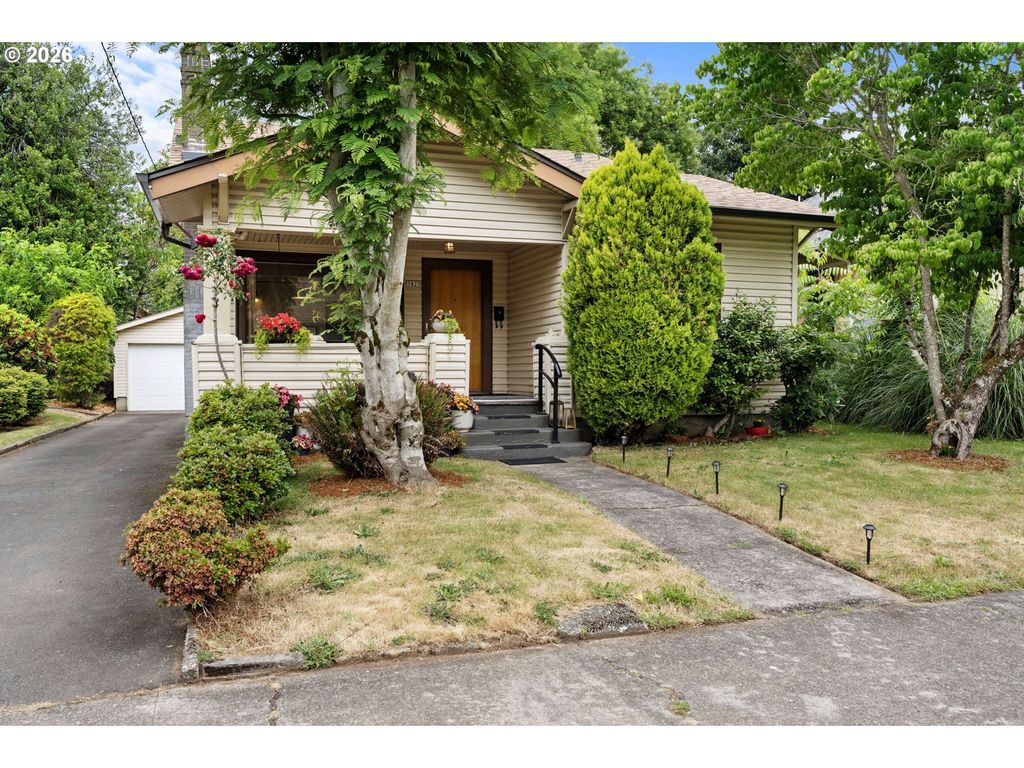 5825 Ne EVERETT St, Portland, OR 97213