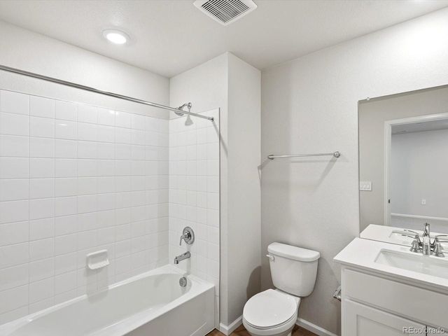 1594 Riverplace Dr 2, Windsor, CO 80550