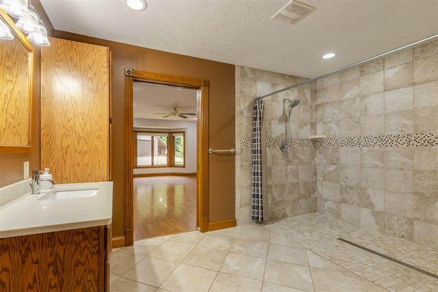 8047 Kraft Avenue, Caledonia, MI 49316