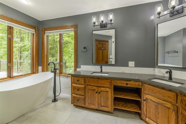 8047 Kraft Avenue, Caledonia, MI 49316