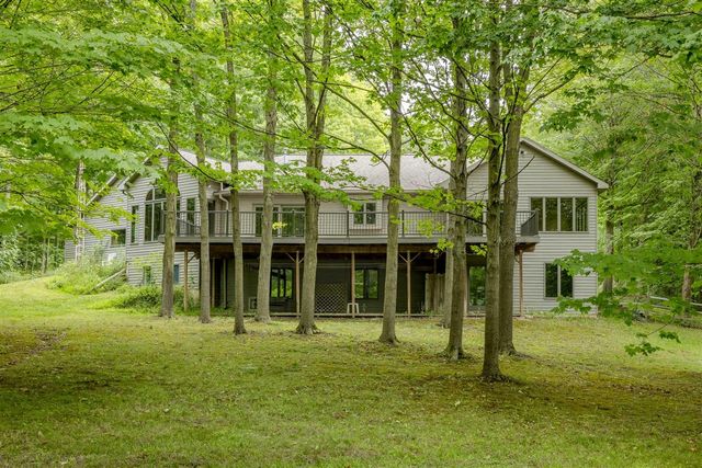 8047 Kraft Avenue, Caledonia, MI 49316