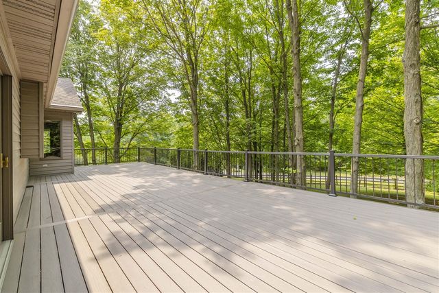 8047 Kraft Avenue, Caledonia, MI 49316