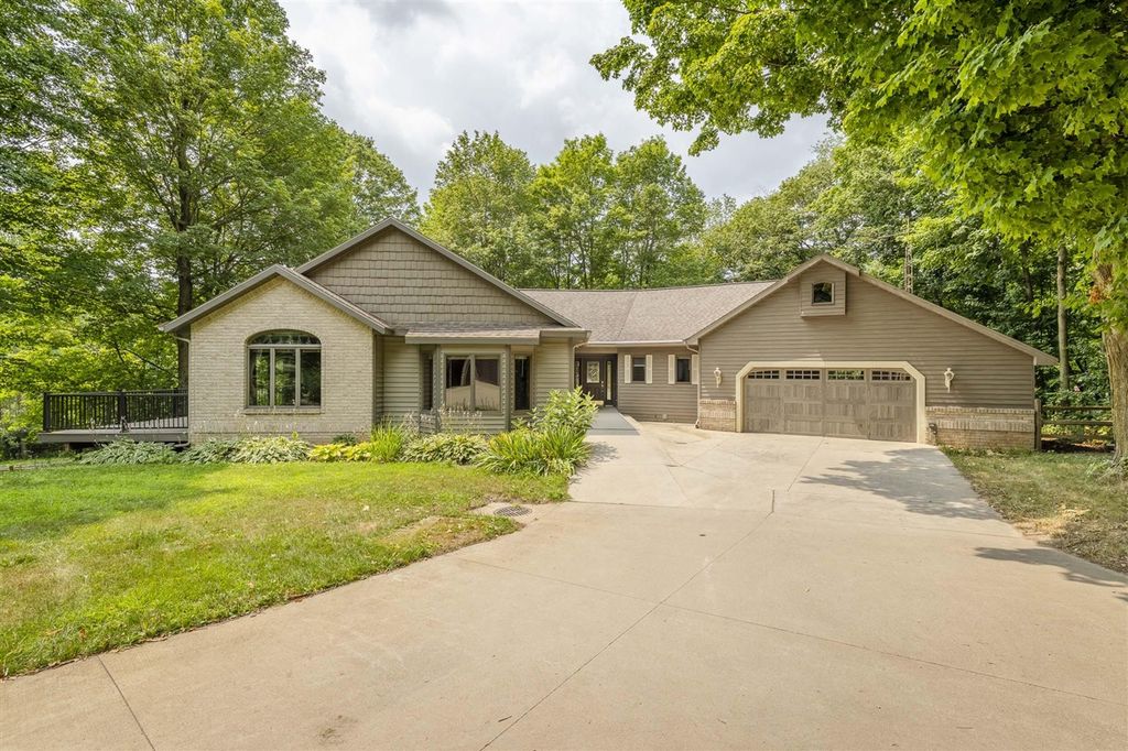 8047 Kraft Avenue, Caledonia, MI 49316