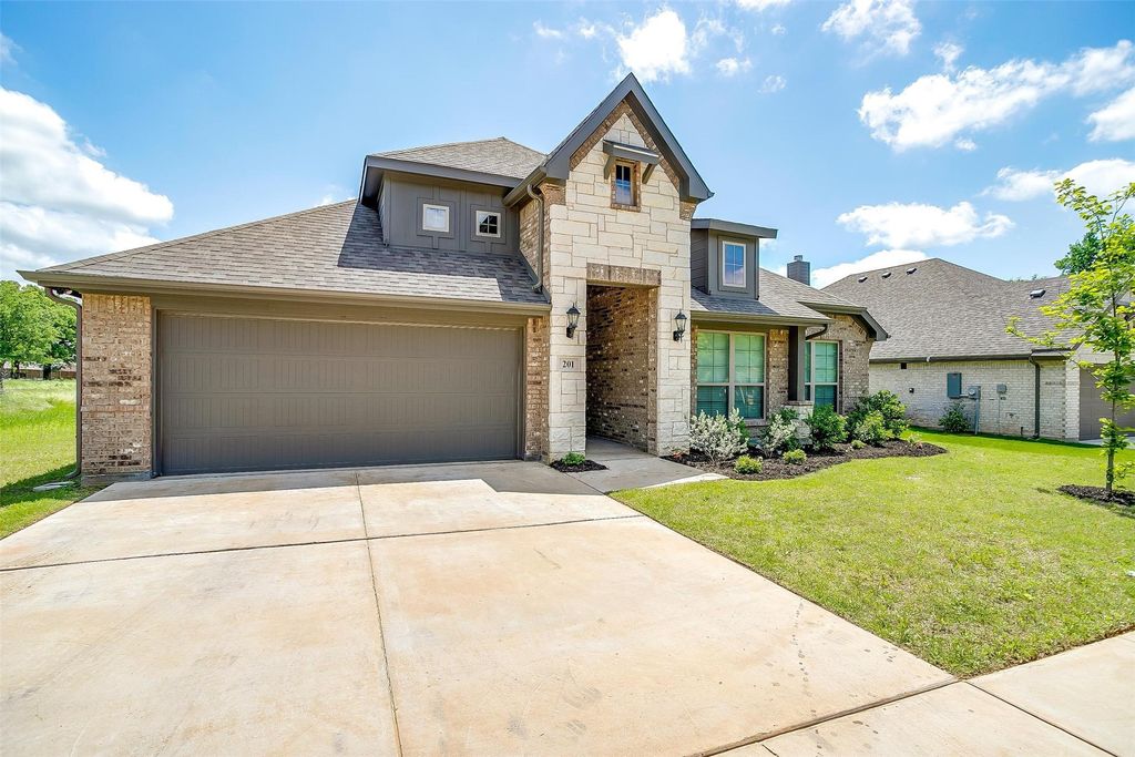 201 W 4th Street, Keene, TX 76059