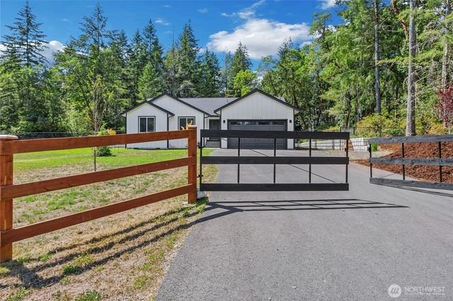 2220 202nd Avenue SW, Lakebay, WA 98349