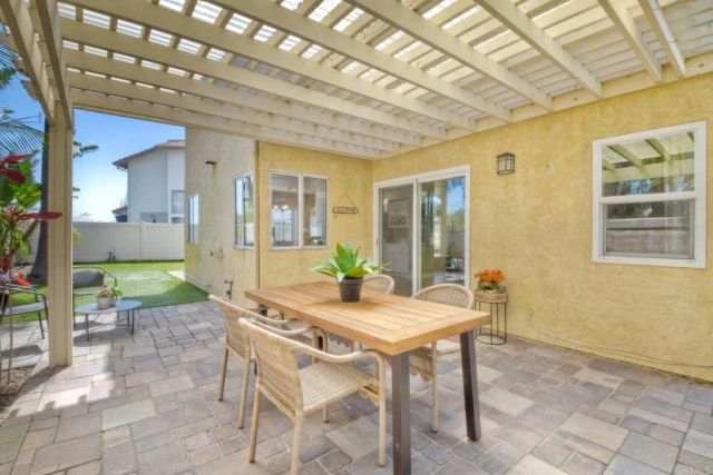 2116 Wedgewood Drive, Oceanside, CA 92056