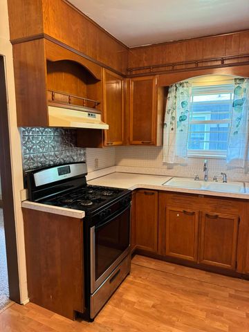 805 Main Street, Hobart, IN 46342
