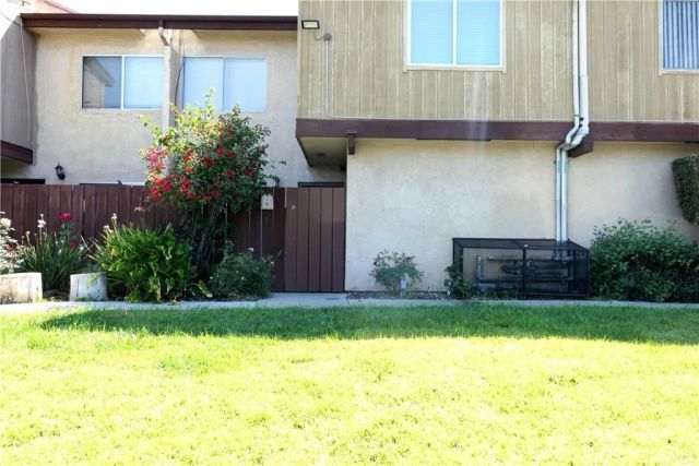 7300 Lennox, Van Nuys, CA 91405