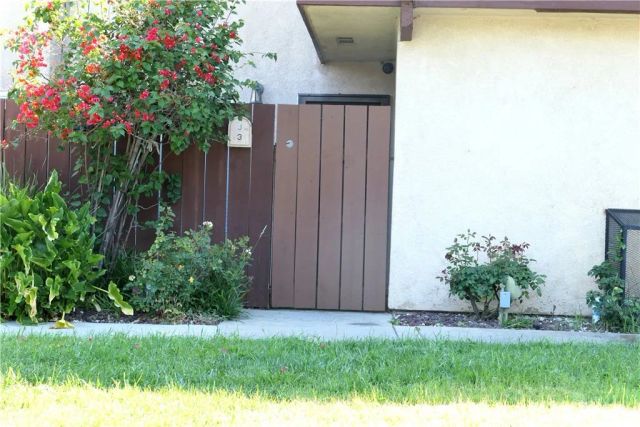 7300 Lennox, Van Nuys, CA 91405