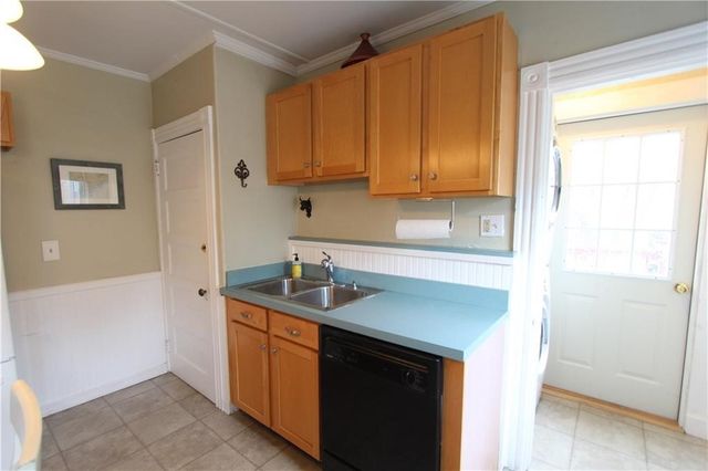 28 Mcallister Street 2, Newport, RI 02840