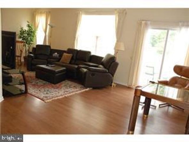 49 HEATH CT, Pennington, NJ 08534