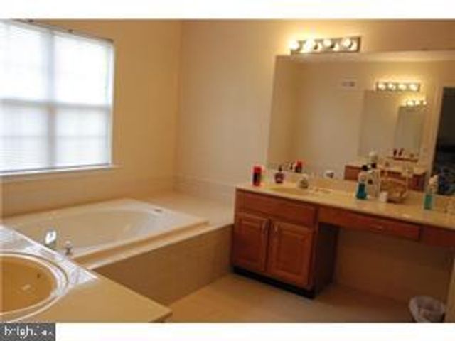 49 HEATH CT, Pennington, NJ 08534
