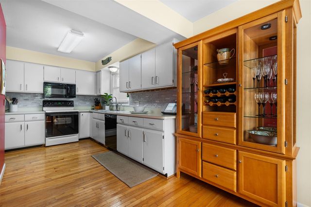 1953 Andover Drive, Ypsilanti, MI 48198