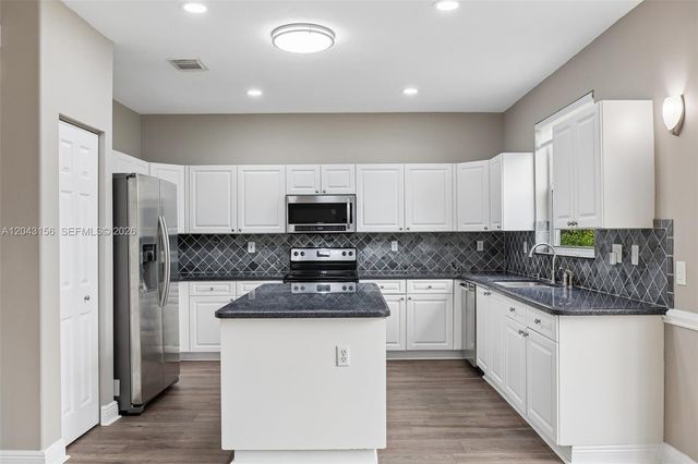 2162 NW 77th Terrace, Pembroke Pines, FL 33024
