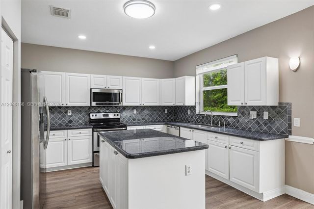 2162 NW 77th Terrace, Pembroke Pines, FL 33024
