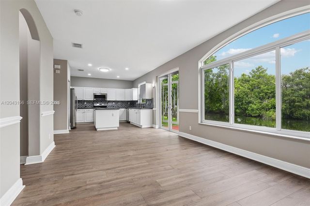 2162 NW 77th Terrace, Pembroke Pines, FL 33024