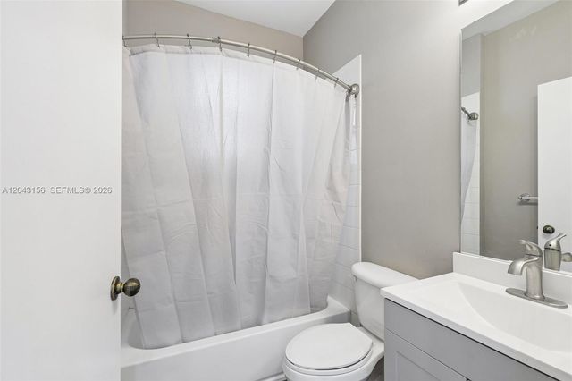 2162 NW 77th Terrace, Pembroke Pines, FL 33024