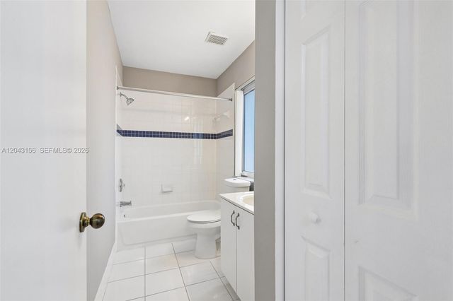 2162 NW 77th Terrace, Pembroke Pines, FL 33024
