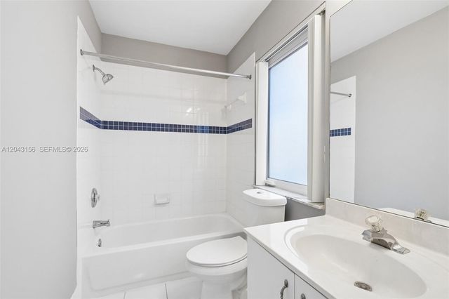 2162 NW 77th Terrace, Pembroke Pines, FL 33024