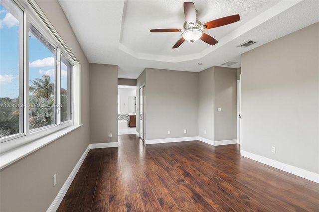 2162 NW 77th Terrace, Pembroke Pines, FL 33024