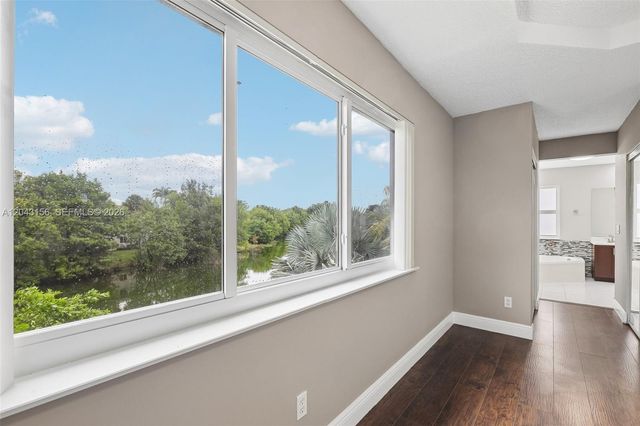 2162 NW 77th Terrace, Pembroke Pines, FL 33024