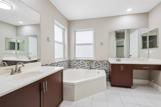 2162 NW 77th Terrace, Pembroke Pines, FL 33024