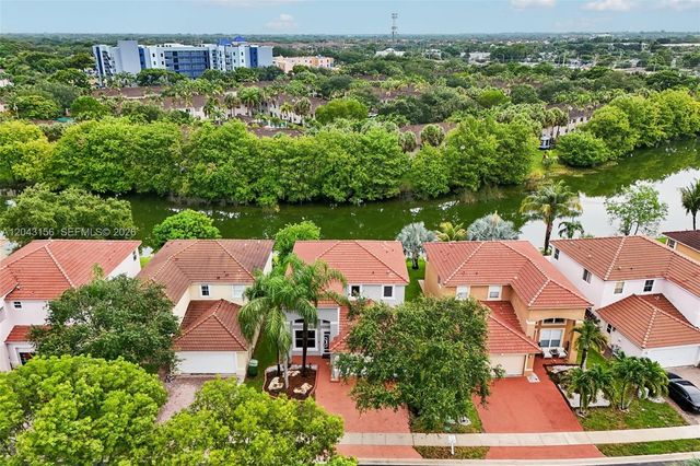 2162 NW 77th Terrace, Pembroke Pines, FL 33024