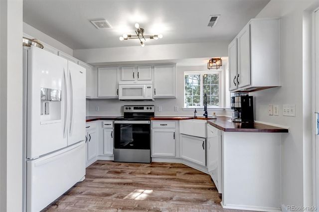 1563 S Danube Way 101, Aurora, CO 80017