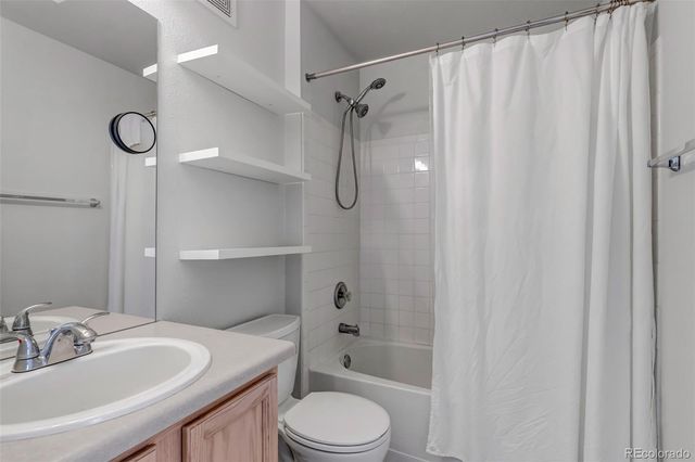 1563 S Danube Way 101, Aurora, CO 80017