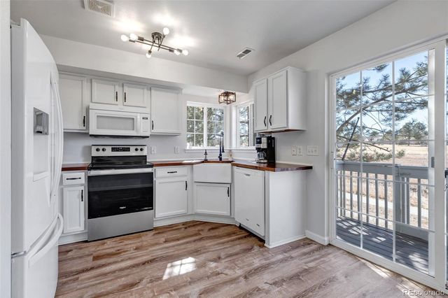 1563 S Danube Way 101, Aurora, CO 80017