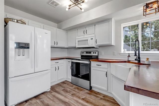 1563 S Danube Way 101, Aurora, CO 80017