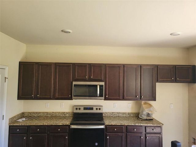 254 HAMILTON POINTE Drive, Mcdonough, GA 30253