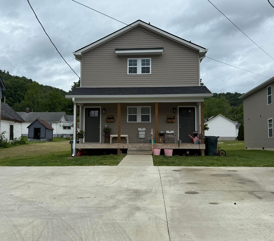 275 Broadway Street A-B, Irvine, KY 40336