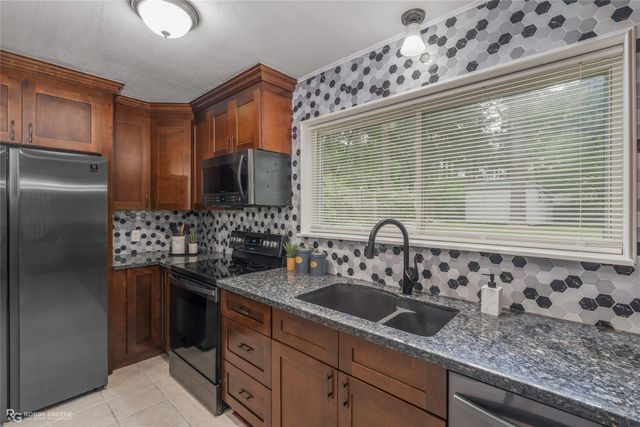 305 Short Leaf Drive, Haughton, LA 71037