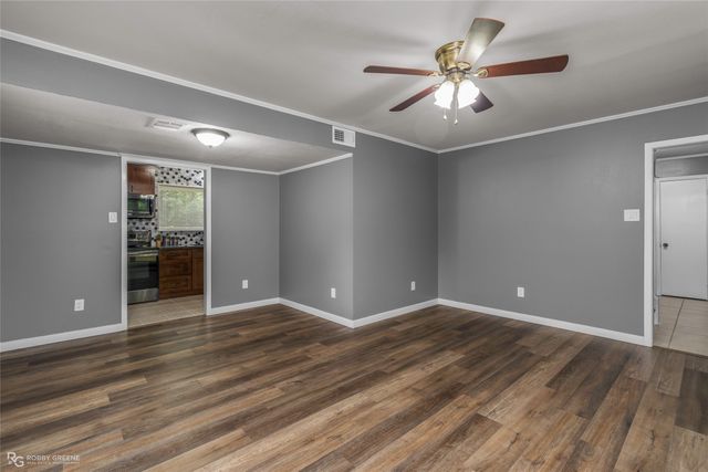 305 Short Leaf Drive, Haughton, LA 71037