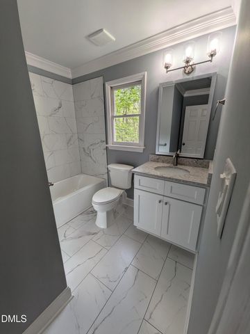 105 Trailwood Court, Chapel Hill, NC 27516