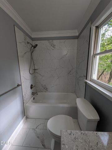 105 Trailwood Court, Chapel Hill, NC 27516