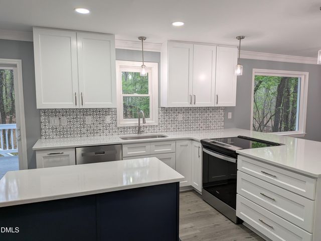 105 Trailwood Court, Chapel Hill, NC 27516