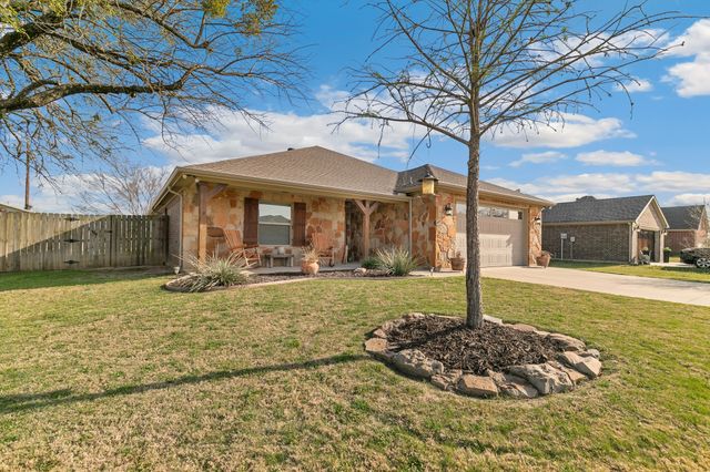 1207 Mary Ann Court, Tioga, TX 76271