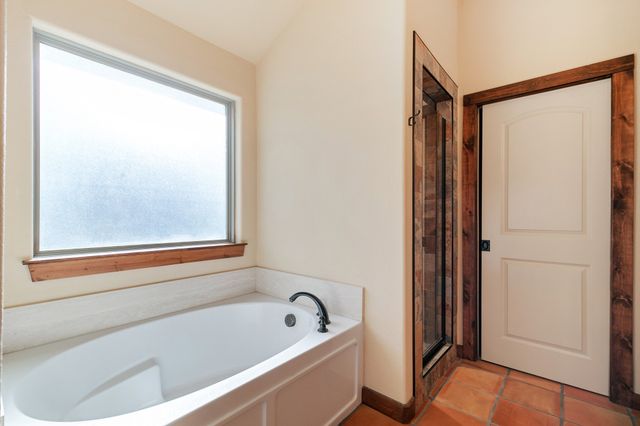 1207 Mary Ann Court, Tioga, TX 76271