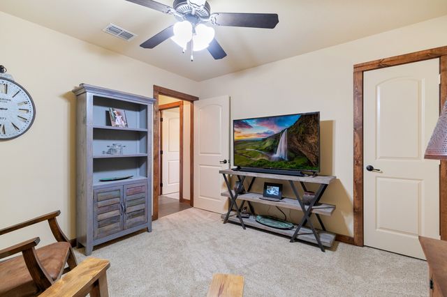 1207 Mary Ann Court, Tioga, TX 76271