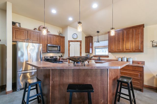 1207 Mary Ann Court, Tioga, TX 76271