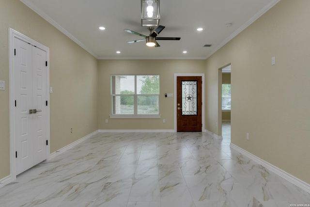 5511 Pageland Dr, Kirby, TX 78219