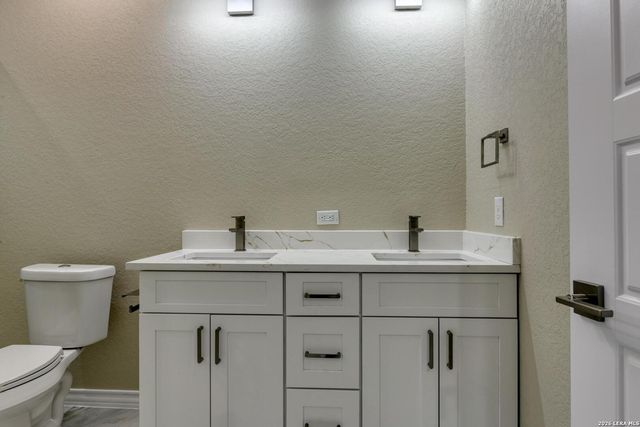 5511 Pageland Dr, Kirby, TX 78219