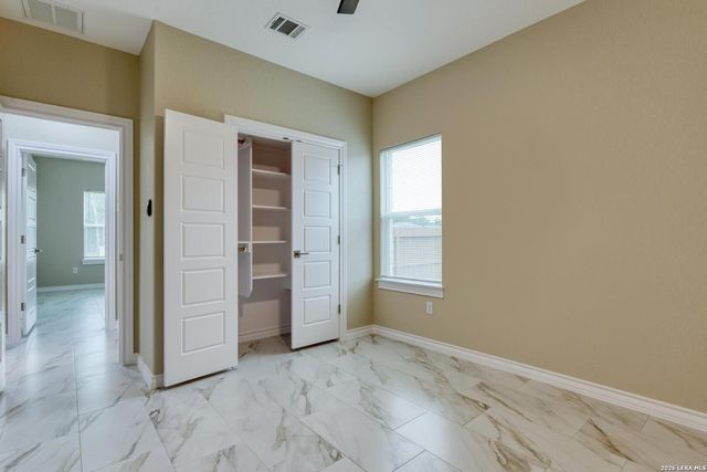 5511 Pageland Dr, Kirby, TX 78219