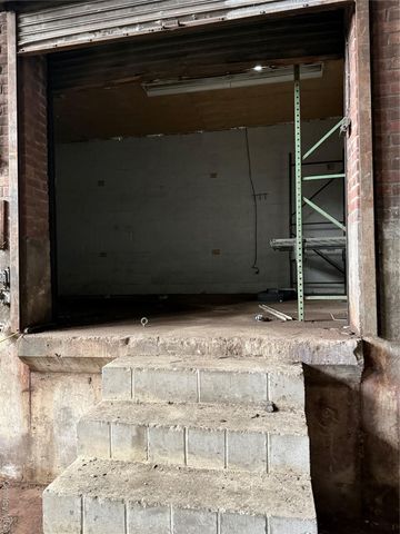 180-25 Liberty Avenue, Jamaica, NY 11432